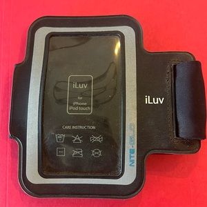 iPhone, mp3 player, iPod OR for running … I’d/ money/ credit cards etc